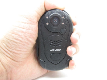 Профессиональная полицейская нагрудная HD  видеокамера